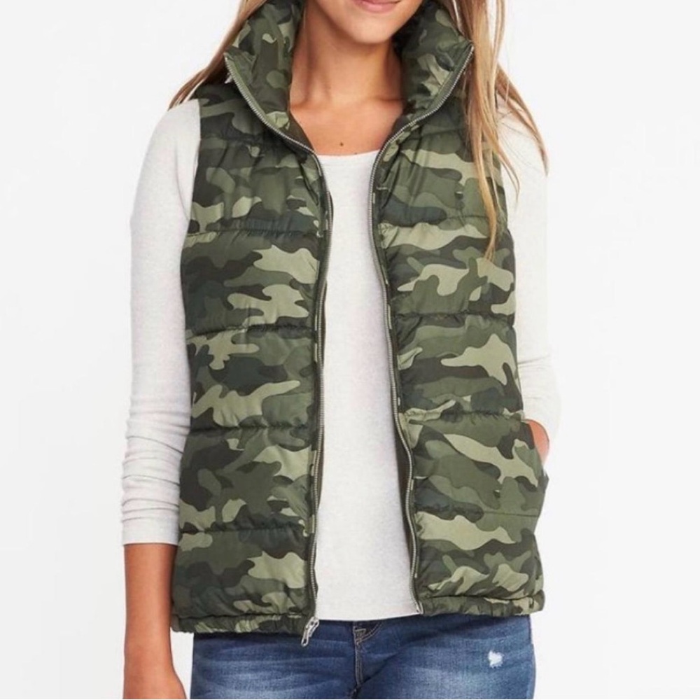 Old Navy Women's Frost Free Camo Camouflage Green Fleece Lined Vest